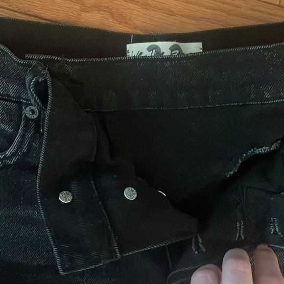 NWT BLACK DENIM FREE PEOPLE DISTRESSED JEAN SHORTS! - Picture 7 of 11